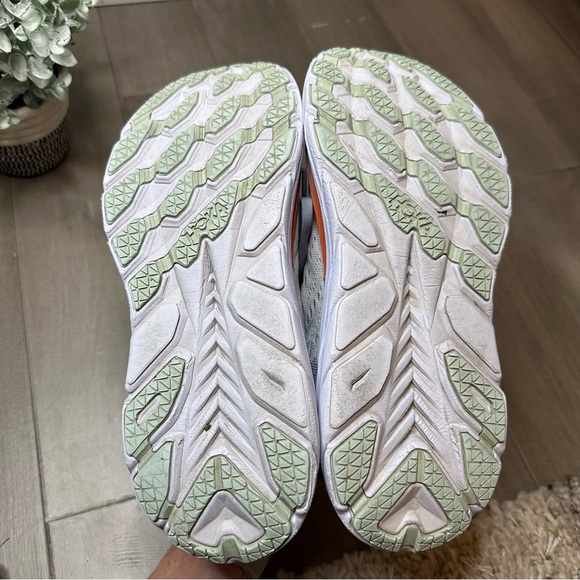 Hoka One One Women's Clifton 8 running shoe in the Blue Fog / Plein Air colorway - Picture 6 of 16